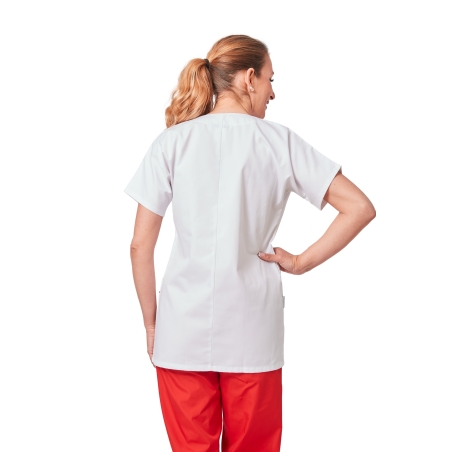 Dos de la tunique Julia portée avec un pantalon rouge