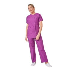 Ensemble médical femme violet foncé – tunique col rond et pantalon – vue 1