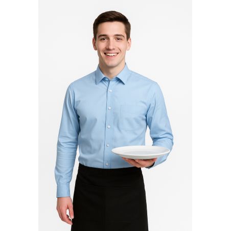 Chemise professionnelle bleu ciel Label Blues portée par serveur Chemise professionnelle bleu ciel Label Blues portée par serveur