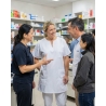 Tunique médicale amériacine Blanche infirmiere aide soignante — mise en situation : Pharmacie, Action métier