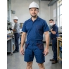 Short de travail homme bleu royal — mise en situation : Industrie, Portrait individuel