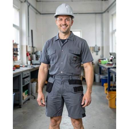 Short de travail homme noir — mise en situation : Industrie, Portrait individuel