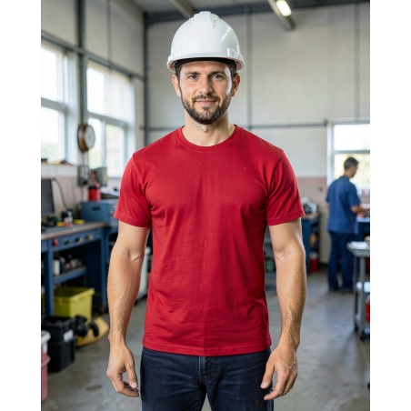 Tee shirt GILDAN 100 % coton mc Red — mise en situation : Industrie, Portrait individuel