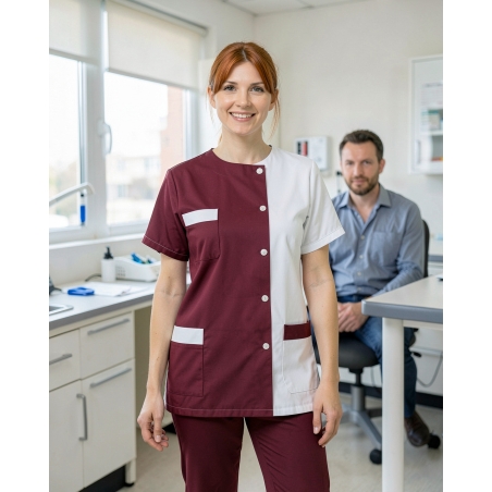 Tunique médicale couleur bordeaux hauteur 90 — mise en situation : Médical / infirmier, Portrait individuel