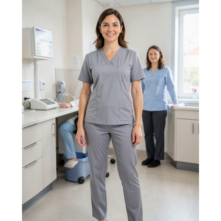 Pantalon médical ventre plat femme Gris — mise en situation : Médical / infirmier, Portrait individuel