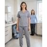 Pantalon médical ventre plat femme Gris — mise en situation : Médical / infirmier, Portrait individuel