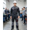 Combinaison de travail 1 zip – Noir et Rouge — mise en situation : Industrie, Portrait individuel