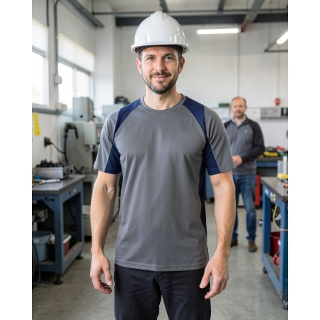 T-shirt de travail bicolore gris et bleu marine — mise en situation : Industrie, Portrait individuel