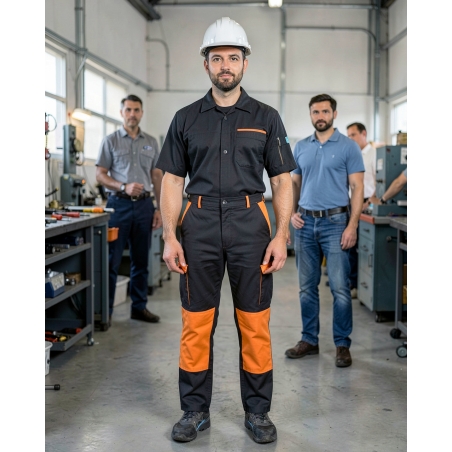 Pantalon de travail Noir et orange — mise en situation : Industrie, Portrait individuel