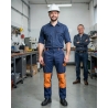 Pantalon de travail Bleu et orange — mise en situation : Industrie, Portrait individuel