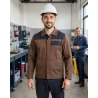 Veste de travail Marron chocolat parement noir — mise en situation : Industrie, Portrait individuel