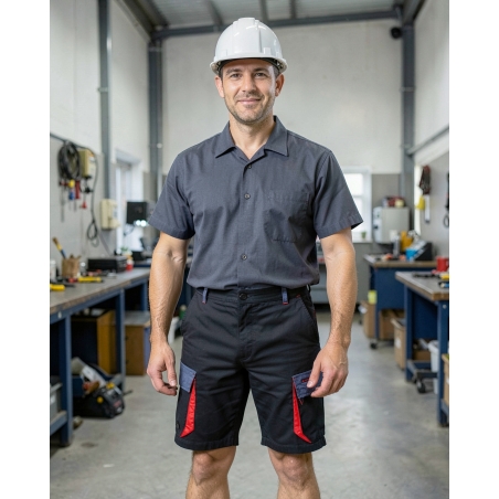 Bermuda de travail noir et rouge — mise en situation : Industrie, Portrait individuel