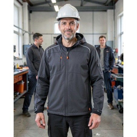 Veste softshell de travail Typhon+ gris et noir — mise en situation : Industrie, Portrait individuel