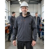 Veste softshell de travail Typhon+ gris et noir — mise en situation : Industrie, Portrait individuel