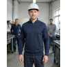 Sweat-shirt Homme Col Zippé K478 – Personnalisable | Label Blouse — mise en situation : Industrie, Portrait individuel