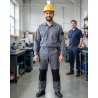 Pantalon de ravail gris DASSY coupe BOSTON — mise en situation : Industrie, Portrait individuel
