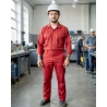 Pantalon de travail rouge pas cher — mise en situation : Industrie, Portrait individuel