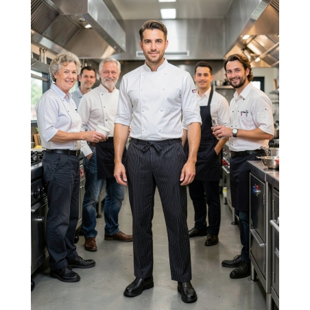 Pantalon de Cuisinier rayé noir et blanc — mise en situation : Cuisine / restauration, Équipe