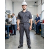 Pantalon de travail Oxford homme gris — mise en situation : Industrie, Portrait individuel
