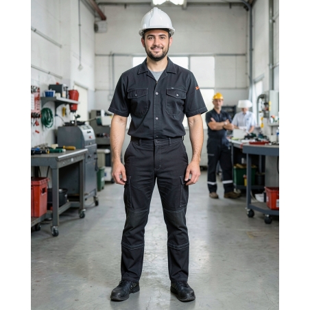 Pantalon de travail gris Gamme TYPHON PBV — mise en situation : Industrie, Portrait individuel
