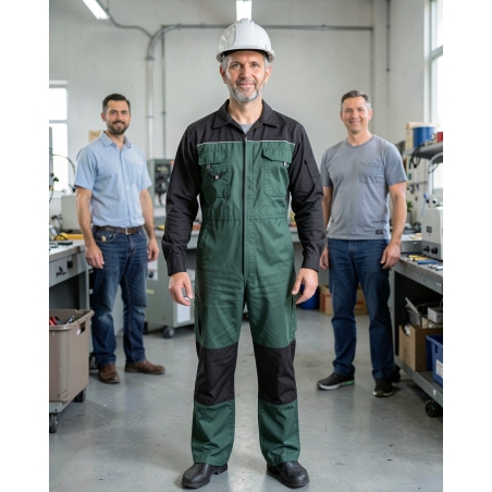 Combinaison de travail bicolore vert et noir mixte — mise en situation : Industrie, Portrait individuel