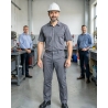 Pantalon de travail gris homme — mise en situation : Industrie, Portrait individuel