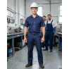 Pantalon de travail homme Liverpool bleu marine — mise en situation : Industrie, Portrait individuel
