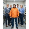 Veste de pluie de travail orange — mise en situation : Industrie, Équipe