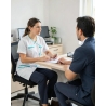 Tunique médicale blanc turquoise — mise en situation : Médical / infirmier, bureau_patient