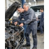 Combinaison de travail Corporate M2 V2 gris et noir — mise en situation : mecanique_action,