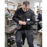 Veste de travail Panostyle marron et vert — mise en situation : Industrie, Action métier
