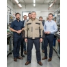 Veste de travail bicolore beige et noir — mise en situation : Industrie, Équipe