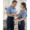 Pantalon médical Clarisse en sergé – Coloris Marine — mise en situation : Médical / infirmier, soin_gros_plan