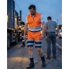 Bermuda de travail haute visibilité orange fluo et bleu marine — mise en situation : hv_crepuscule_exterieur,