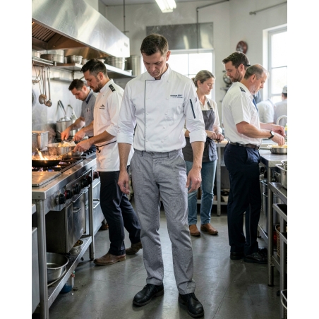 Pantalon de cuisine coton pied-de-poule élastiqué — mise en situation : Cuisine / restauration, brigade_equipe