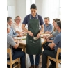 Tablier PVC vert imperméable — mise en situation : tablier_salle_action,